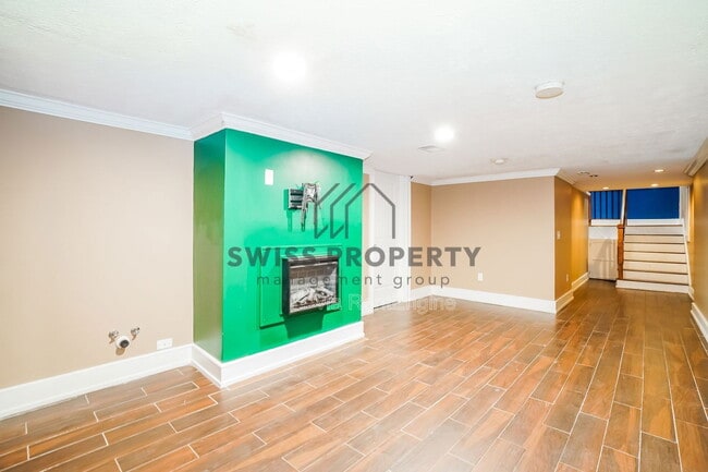 Photo - 487 W Johnstown Rd