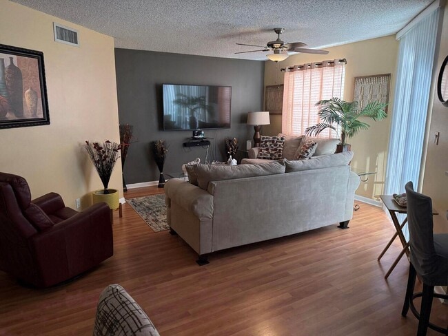 Photo - 10451 W Broward Blvd Unit 305