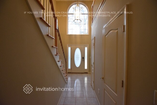 Photo - 156 Wyckliffe Dr