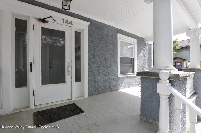 144 St James St