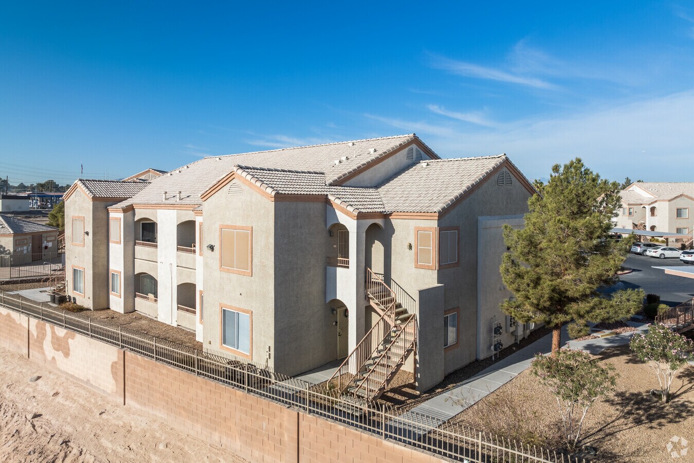 Alternate Image - Amber Hills III