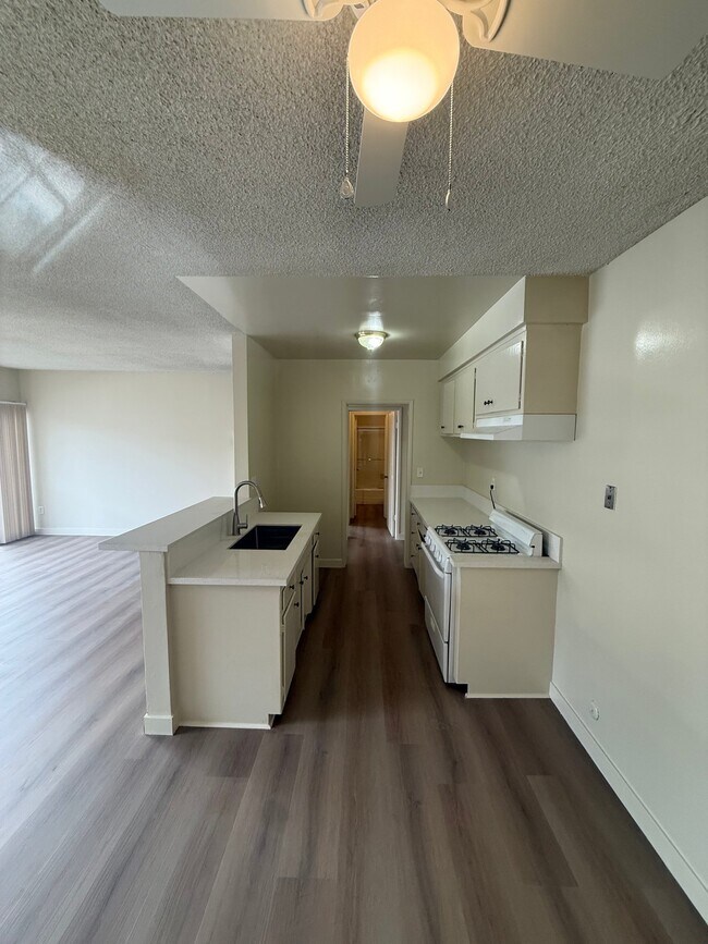 1661 W 219th St Unit 15