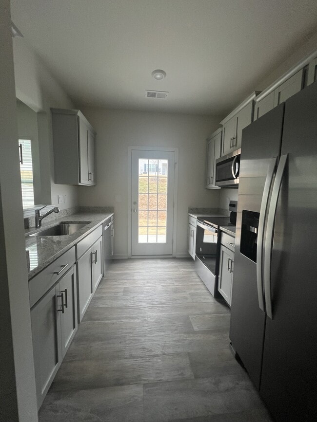 Photo - 1314 Amberview Ln