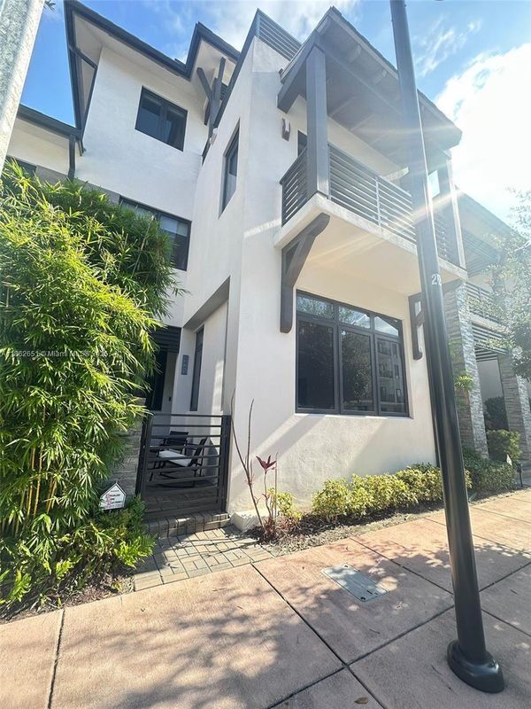 Photo - 8443 NW 47th St