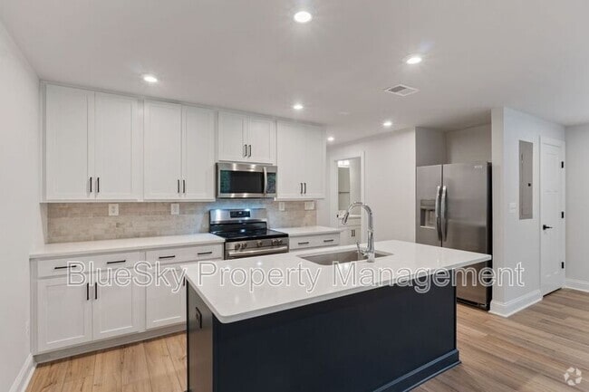 Building Photo - 112 4th St NE Rental