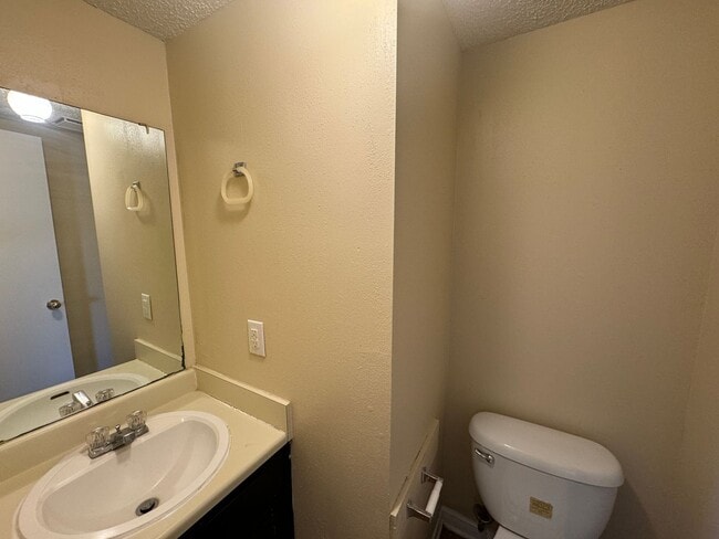 Photo - 4808 Rainbow Cir Unidad # 3