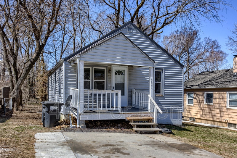 3224 N 40th St