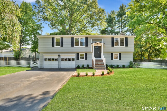 Building Photo - 22 Carrona Dr