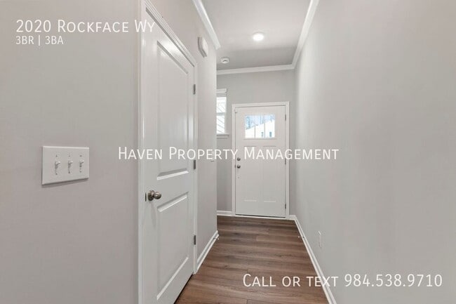 Photo - 2020 Rockface Wy Casa