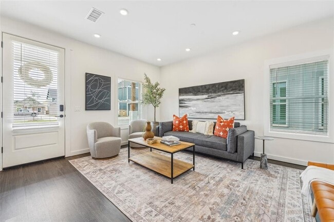 Photo - 6300 W Memorial Rd Unit 509