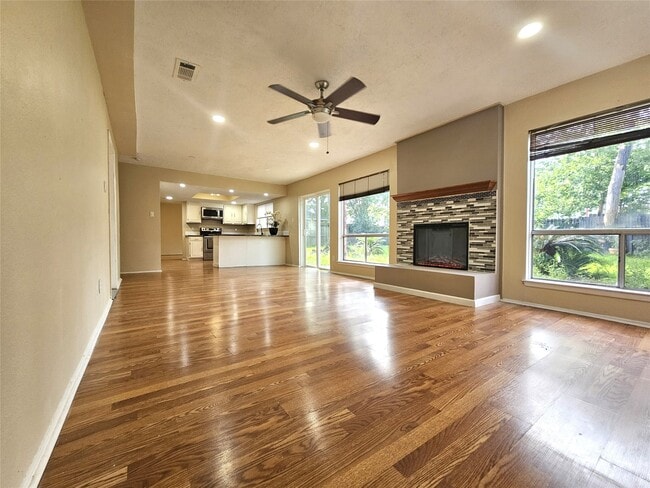 Photo - 8622 Quail Burg Ln