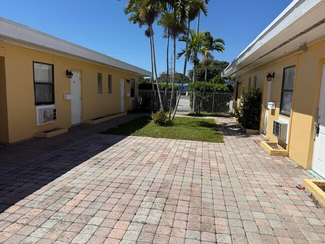 Photo - 3300 Broadway Unit 11