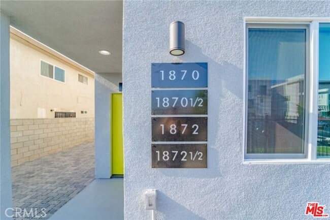 Photo - 1870 W 20th St