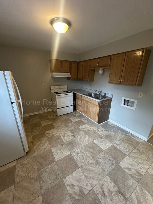 Photo - 151 Westdale Ave NW Unit F