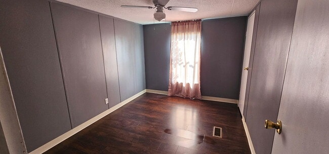 Photo - 930 W Hale St