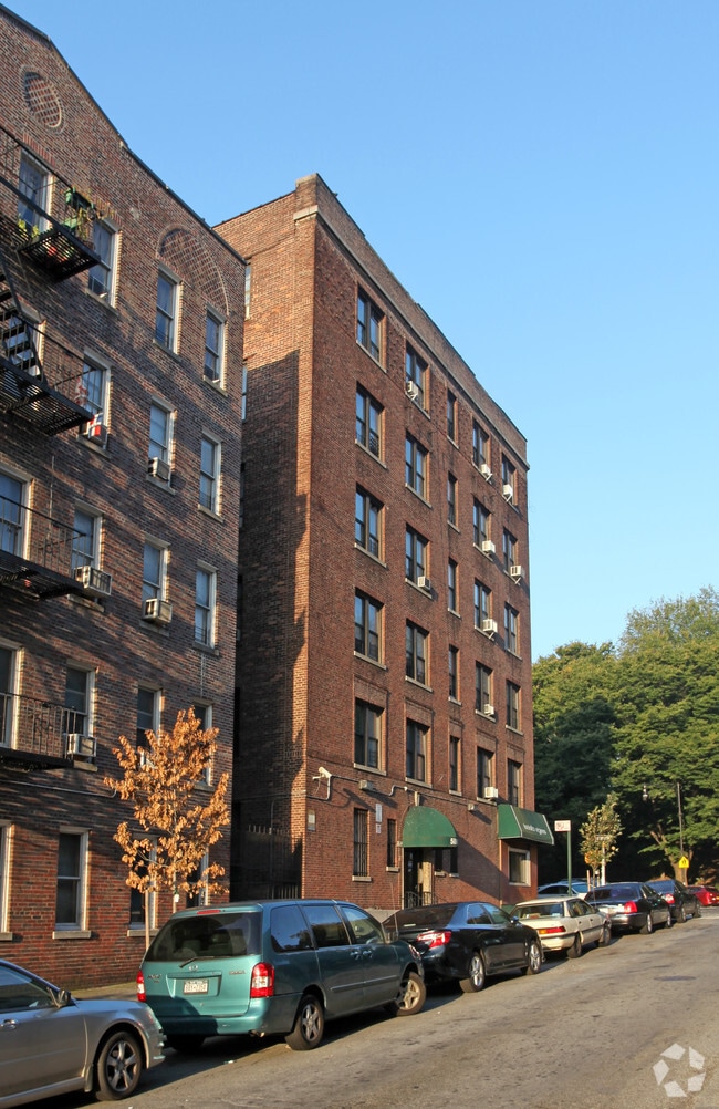 5008 Broadway