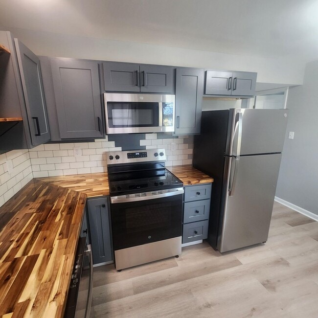 Building Photo - 108 Lindsay St Unit A