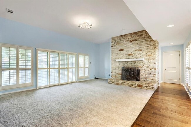 Photo - 208 Crescent Bluff