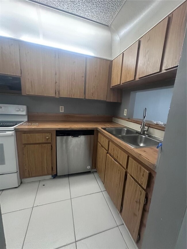 Photo - 821 Twin Lakes Dr Unit 31-H