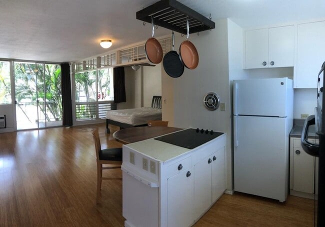 Fully Furnished spacious Studio, 1 Bath, 1... - Fully Furnished spacious Studio, 1 Bath, 1... House