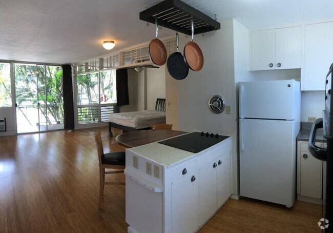 Building Photo - Fully Furnished spacious Studio, 1 Bath, 1... Rental
