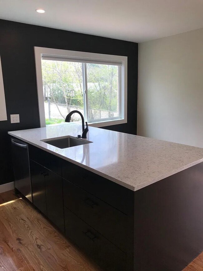 Photo - 2473 20th St Unit 3