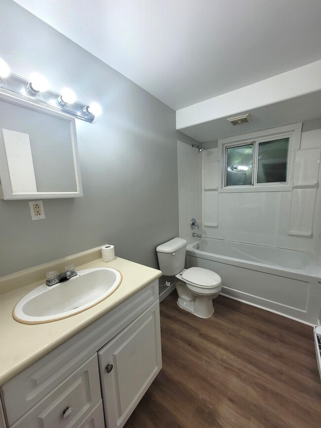 Photo - 1034-1033 3 Ave W Unit 1