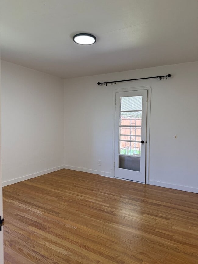 Photo - 5 Bedroom 3 Bathroom Southhill Home for Rent