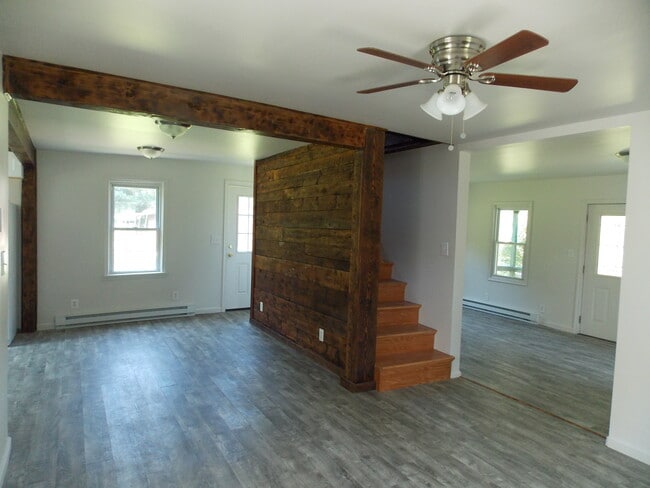 Photo - 270 Wellington Rd