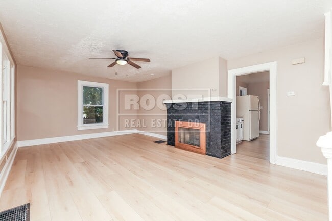 Photo - 3 Bedroom 1 Bathroom Single Family Home Available in Springfield!
