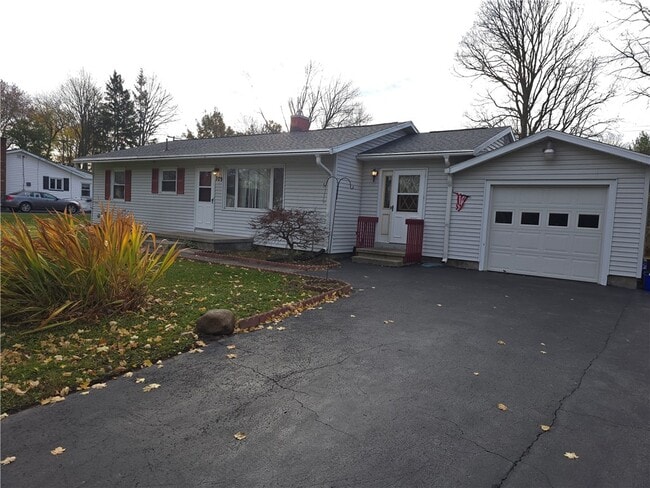 Photo - 379 Hollybrook Rd