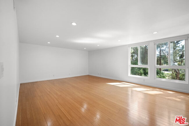 Photo - 4407 Francis Ave Unit 307