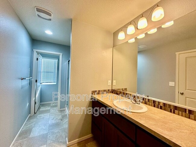 Photo - 8517 NE 13th Pl
