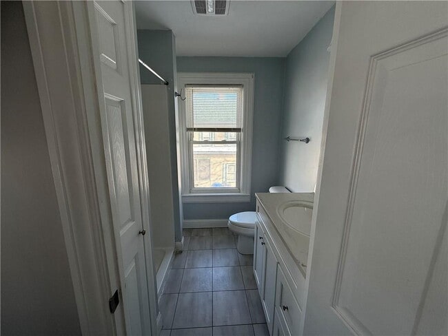 Photo - 251 High St Unidad 4