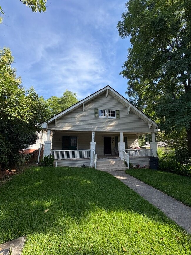 Building Photo - 617 Candler St Unit A