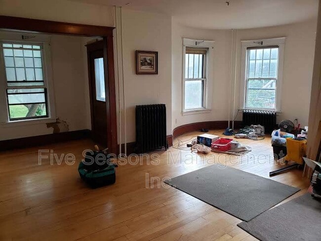 Photo - 322 Pearl St
