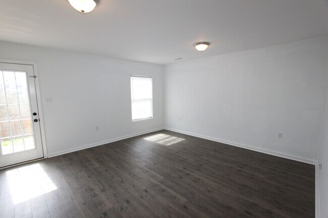 Photo - 4 bed, 3.5 bath, Townhome in Bunker Hill, WV