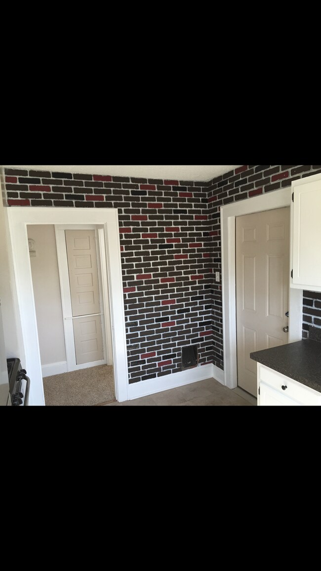 Photo - 1802 Court St Unit 1802 upstairs