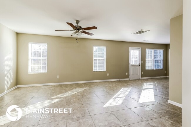 Photo - 352 Kendall Dr