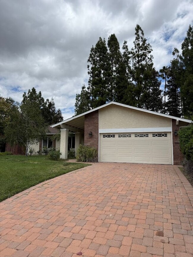 Photo - 3 Bedroom, 2 Bathroom West Hills Home for Lease!