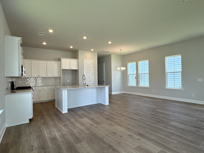Photo - 1931 Longhorn Ln