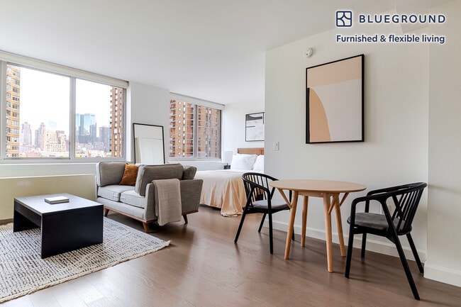 Building Photo - 561 10th Ave Unit FL12-ID2085