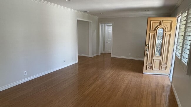 Building Photo - 5138 W 141st St