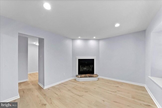 Photo - 11 Algonquin Ct