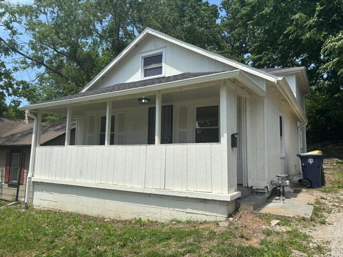 Updated Home with Refinished Hardwood Floors & Private Driveway - Updated Home with Refinished Hardwood Floors & Private Driveway