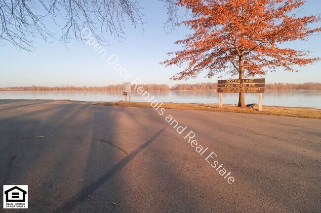 Photo - 705 Lake Ave