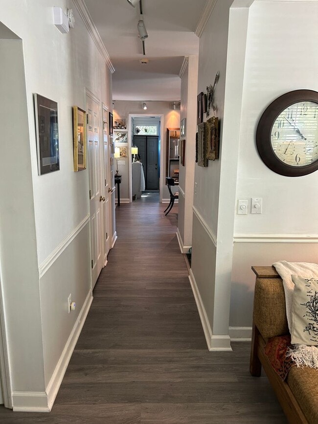 Photo - Fully Furnished: Stunning 3 - Bedroom 2.5 ...