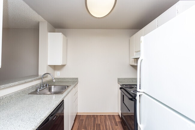 1BR,1BA-720SF