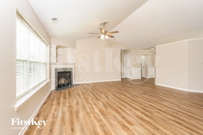 Photo - 3365 Lilliefield Ln