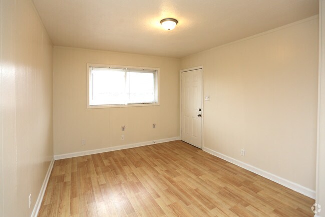 Photo - Lincoln Manor